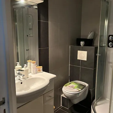 Apartment Centre *